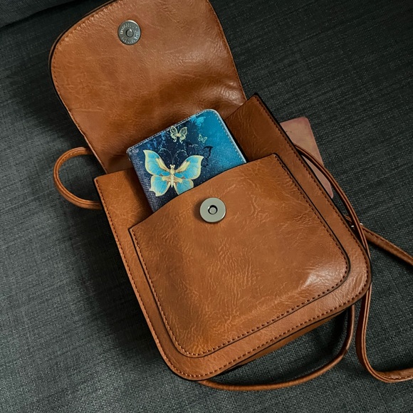 NWT SAM & HADLEY SMALL CROSSBODY BAG - Picture 4 of 5